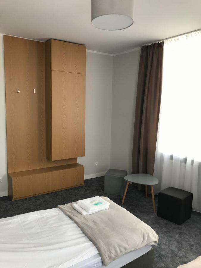 7 Rooms Mtp 波兹南 外观 照片
