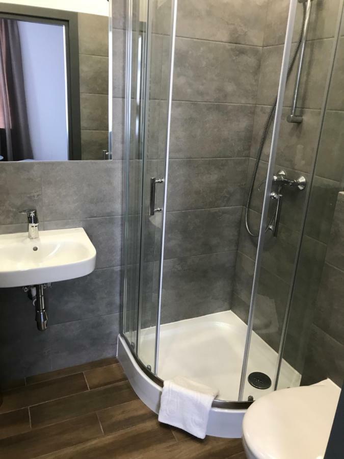 7 Rooms Mtp 波兹南 外观 照片
