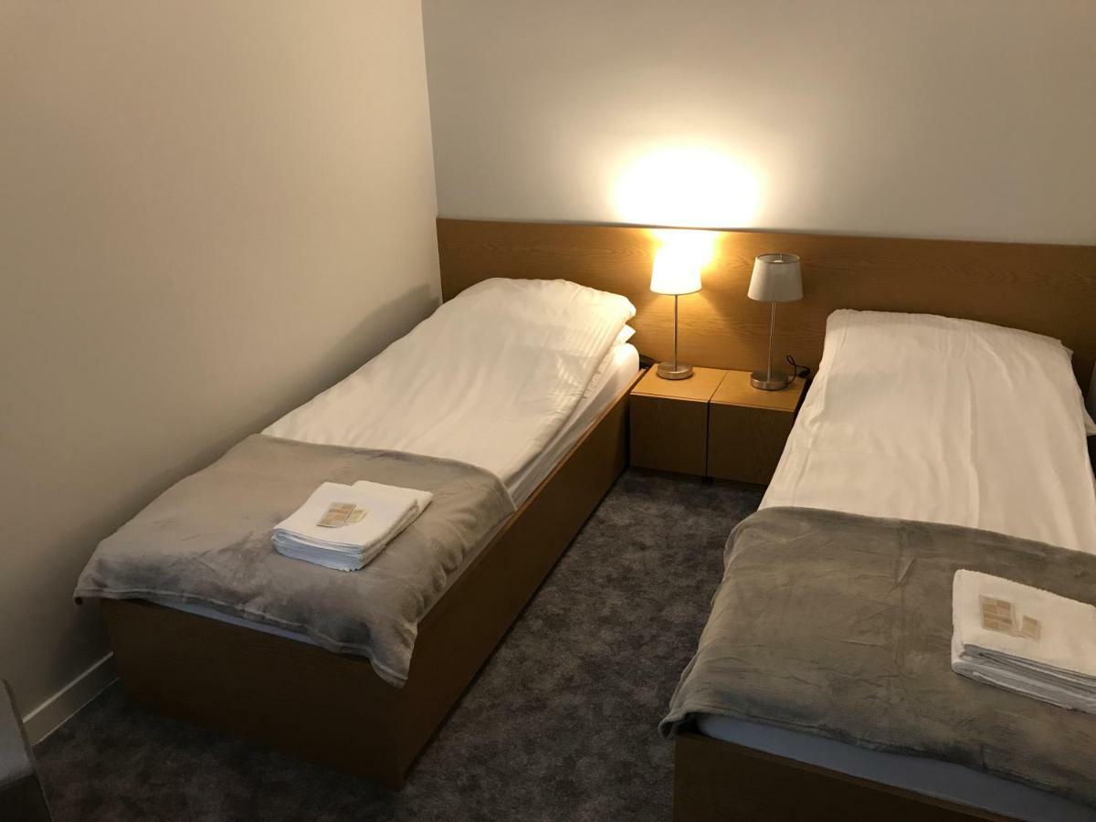 7 Rooms Mtp 波兹南 外观 照片